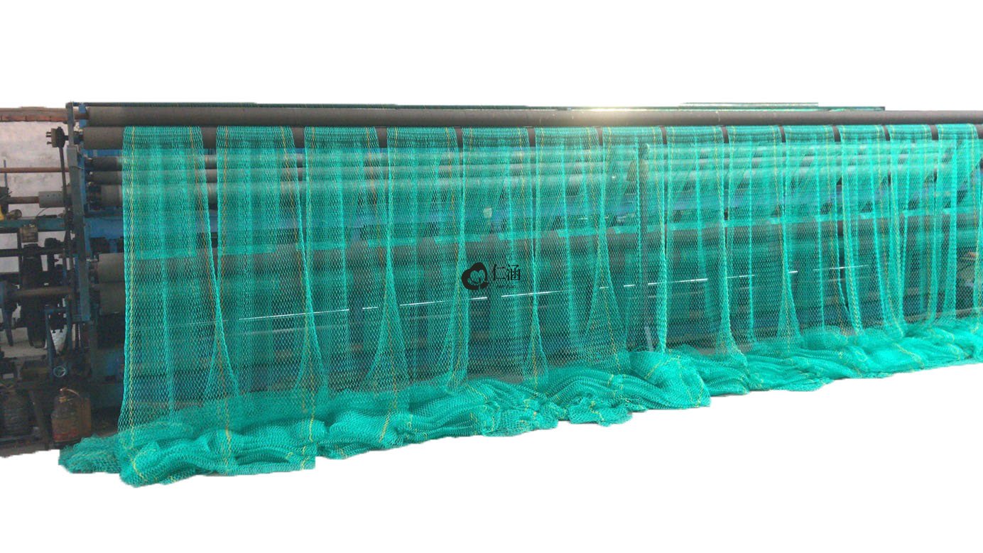 仁涵工贸大型渔网机加班生产扇贝网牡蛎网